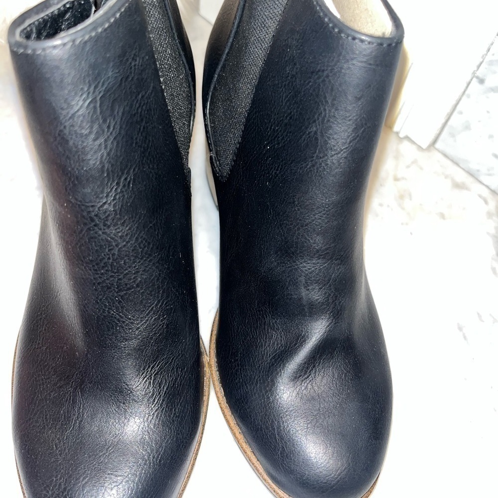 white Mountain Destiny Black Ankle Bootie Various Sizes - Picture 4 of 10